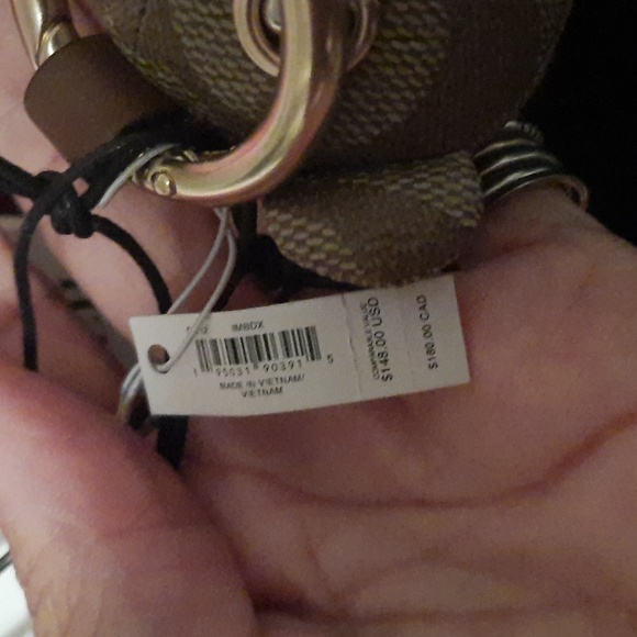 NWT AUTHENTIC COACH SIGNATURE SERIES COLLECTIBLE TEDDY BEAR 🧸 KEYFOB & GIFT BAG - Picture 4 of 10